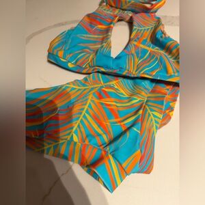 Cleo the hurricane Tropical Leaf Print set